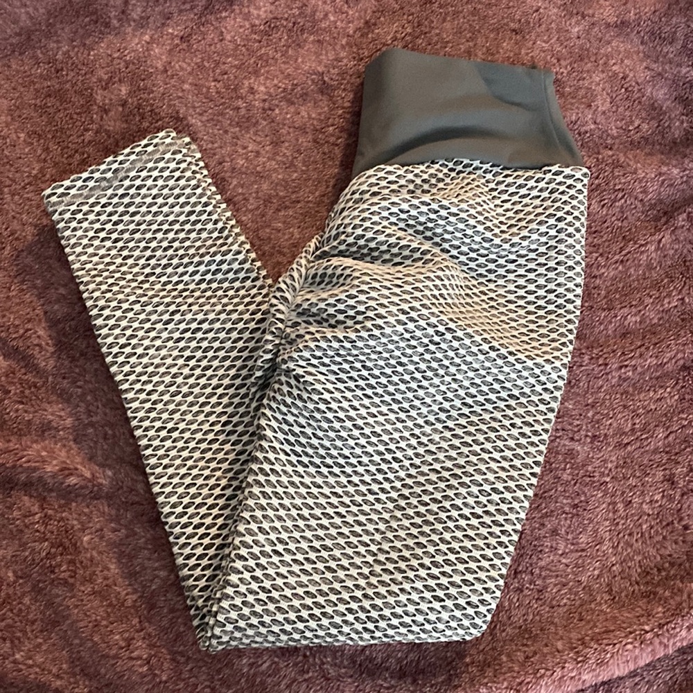 Booty Leggings size medium